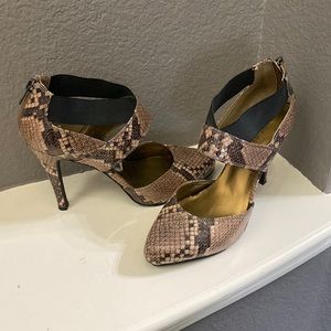 Nine West snake skin pumps, 7.5